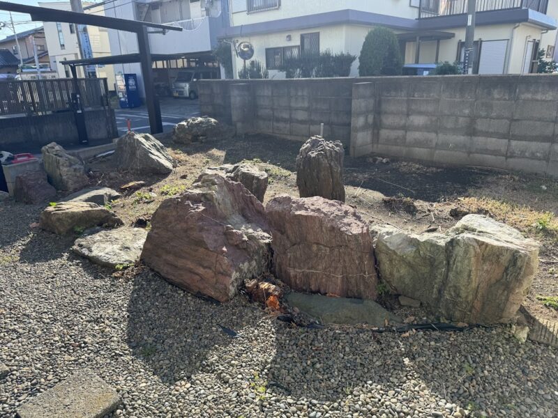 茅ヶ崎市・戸建て・庭石処分