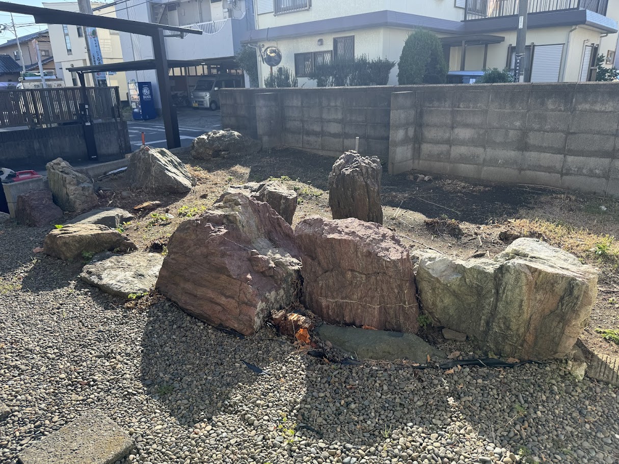 茅ヶ崎市・戸建て・庭石処分